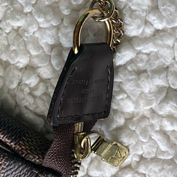 Louis Vuitton Pochette - Picture 13 of 14